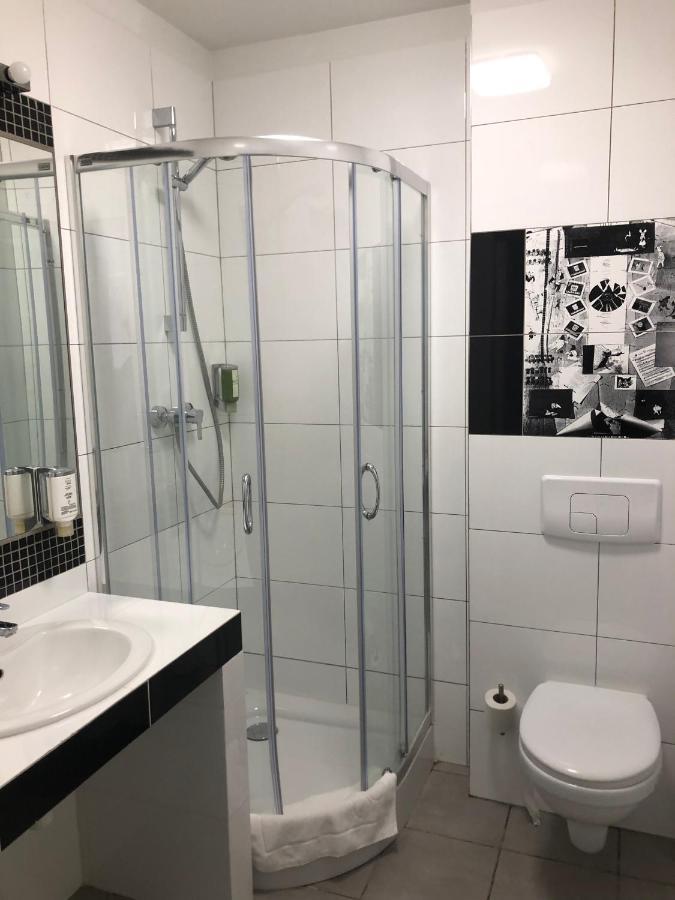 Dom Mlynarza Hotel Zukczyn Buitenkant foto