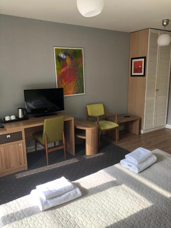 Dom Mlynarza Hotel Zukczyn Buitenkant foto