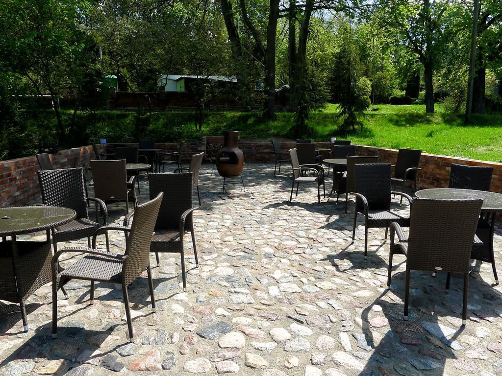 Dom Mlynarza Hotel Zukczyn Buitenkant foto
